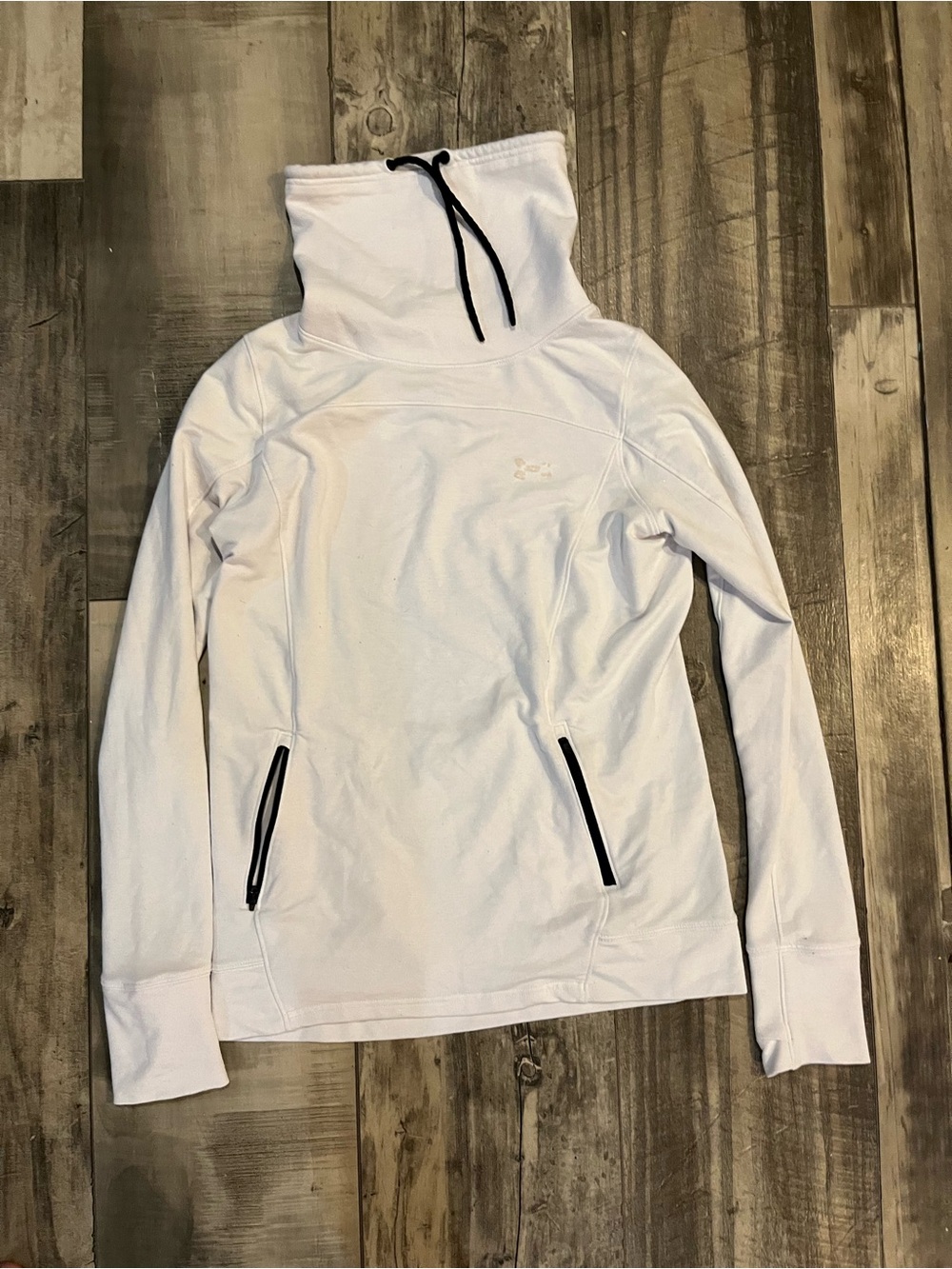 Under Armour Women’s Medium White Funnel Neck Pullover Thumbholes Zip Pockets